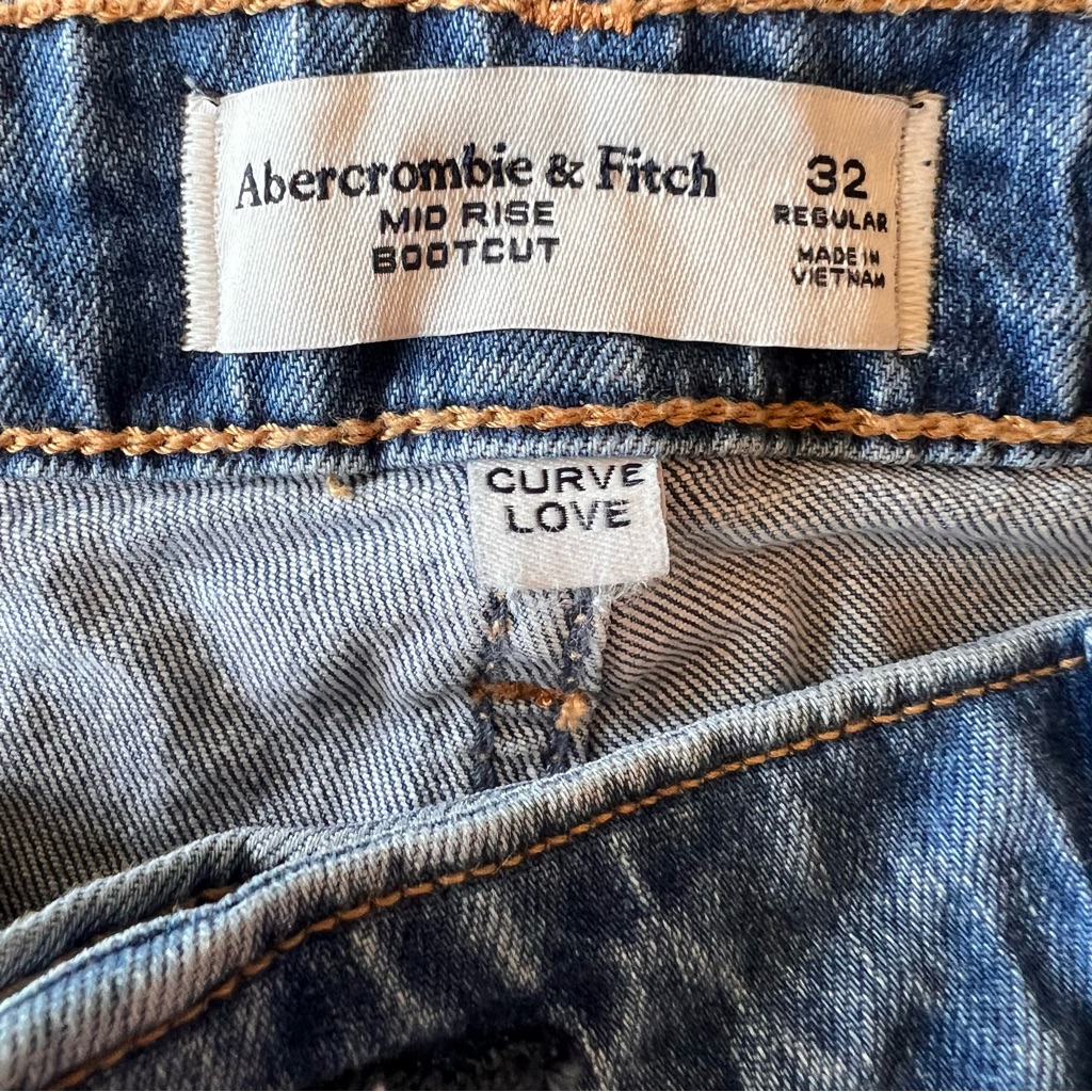 Abercrombie & Fitch Curve Love Bootcut Jeans - Nwt